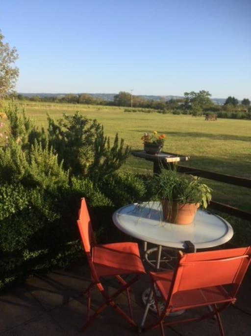 Cotswold Edge Guest Suite With Broadway Hill View Badsey エクステリア 写真