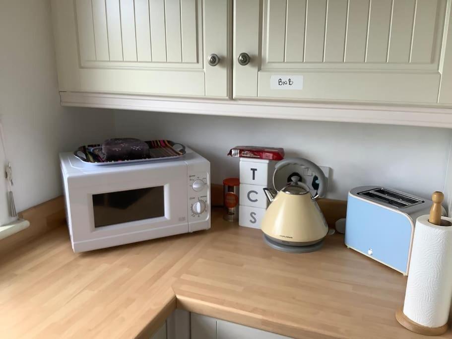 Cotswold Edge Guest Suite With Broadway Hill View Badsey エクステリア 写真